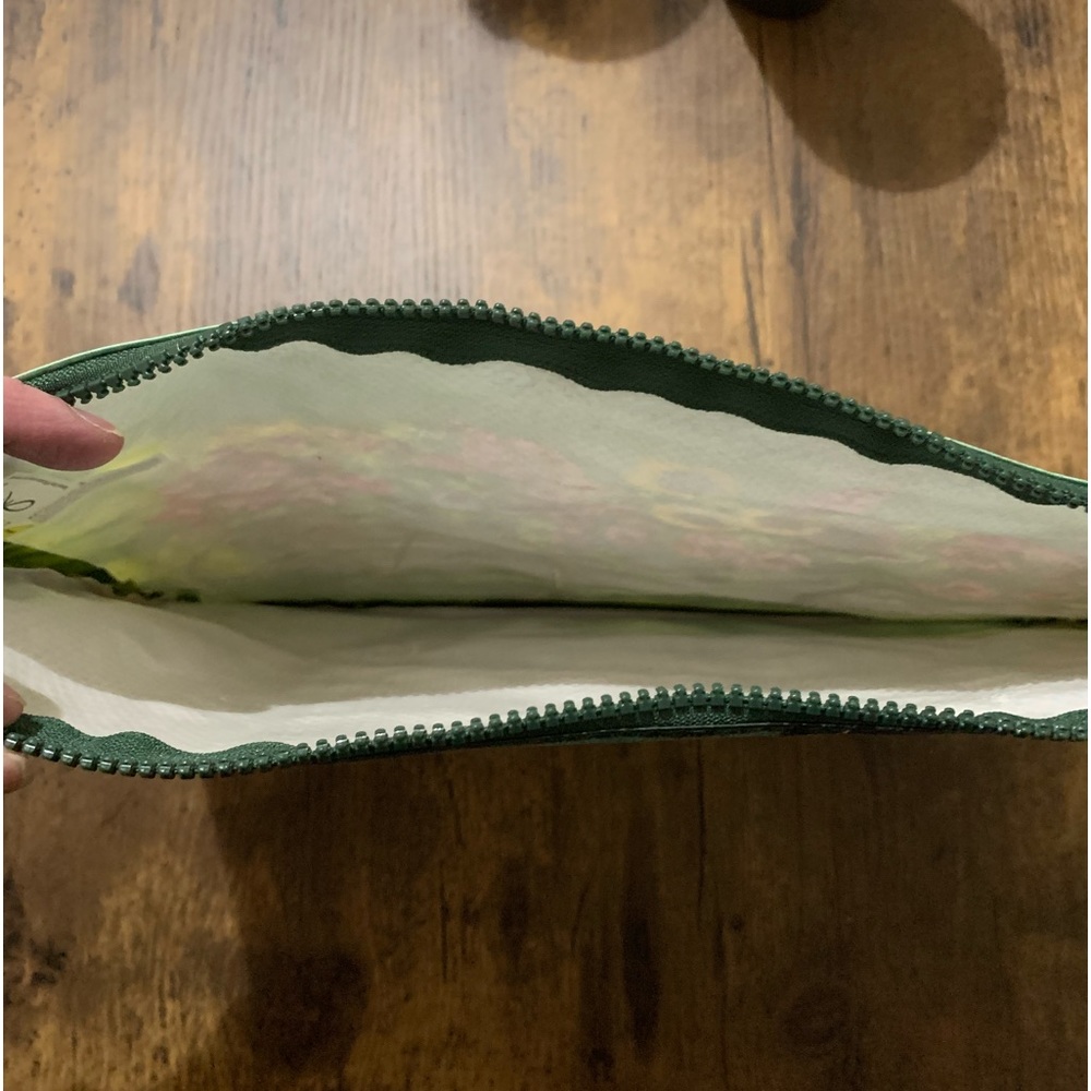 Large Pouch - Picture 2 of 4
